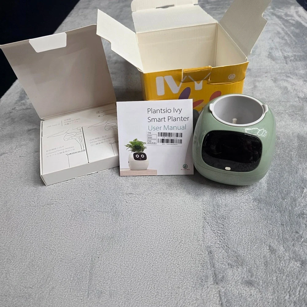 Ivy Smart Planter‎ AI Pet Plant Robot Self Watering Pot with Emoji Expressions
